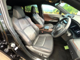 運転席シート廻りは使用感も少なく、良好な状態となっています。丁寧に使われていたことがよくわかりますね。