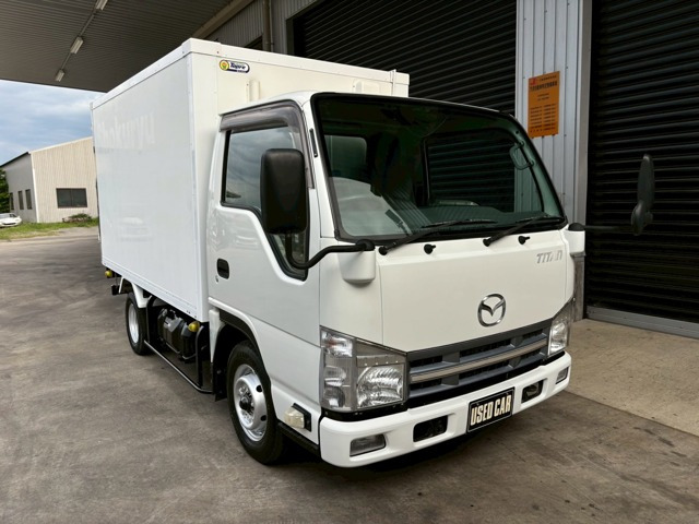 タイタン 冷蔵冷凍車 
