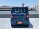 バックビューです。後方車両に点滅して急ブレーキを知らせる【エマージェンシーストップシグナル】を装備!