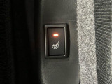 快適装備のシートヒーター付き。 エアコンって前面しか当たらずに背中は冷え冷えなんて事もありますよね。 快適に調整できますよ。