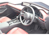 前席全体 目線も高く広い視界で安心して運転することができますね!