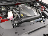 8AR-FTS型 2.0L 直列4気筒 DOHCインタークーラーターボエンジン搭載、駆動方式はFRです。
