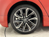 タイヤサイズは225/40R18!納車前の点検時にタイヤ交換させていただきます!純正アルミホイール!アルミホイールに傷があります。