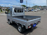 お車の内外装の状態など、気になる箇所をおっしゃっていただければできる限りお答えさせていただきます( `ー´)ノ