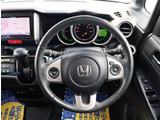 入庫時・販売時・納車前に、弊社基準の68項目に及ぶ点検整備を実施しております。