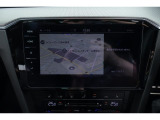 Volkswagen純正インフォテイメントシステム”Discover Pro”:従来のナビゲーションシステムの域を超える、車両を総合的に管理するシステムです。また、スクリーンに触れることなく手のひらを