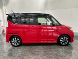 スライドドアなので狭い駐車場でも乗り降り安心♪