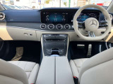 Eクラスカブリオレ E200 スポーツ (BSG搭載モデル)