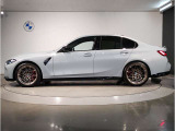 【拘りのFR】BMWが多く採用するFR車。ダイレクトでスポーティな加速感・シャープなハンドリングを実現。縦置きエンジンレイアウトにより、フラットで上質な乗り味です。