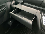 薄型のティッシュBOXなどが収納出来ます。小物入れとしても使えるので便利です。