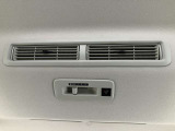 後部座席にサーキュレーターを搭載しています。エアコンの風もしっかり循環。後席も快適です!
