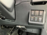 両側電動スライドドア、運転席シートヒーター付きです。
