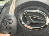 【キーレス】少し離れた場所からでもボタン一つでドアの開錠・施錠ができるのでとっても便利!ドアの鍵穴周りに傷をつけることもありません♪