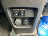 運転席と助手席にシートヒーターを装備しております。