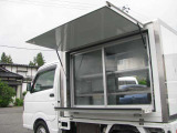 移動販売冷凍車!4WD!走りの5MT!AC・PS・PW!四駆切り替え!集中ドアロック!冷凍庫内の冷え良好!ガラスショーケースドア・棚付き!手洗いシンク付き!各ドア動き良好!