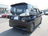 バックモニター付きで車庫入れも安心です。