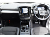 XC40 T4 AWD モメンタム 4WD