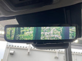 【デジタルインナーミラー】後席の大きな荷物や同乗者で後方が確認しづらい時でも安心!カメラが撮影した車両後方の映像をルームミラー内に表示。クリアな視界で状況の確認が可能です!