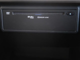 車内でCD DVDのメディアが楽しめます