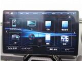 お車選びをお楽しみ頂けるよう、在庫車の展示スペースを十分に確保しております。
