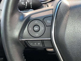 ステアリングスイッチで、安全運転!前方から目線を外さないように!