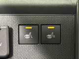 寒い日のドライブを快適にする運転席&助手席シートヒーターが付いてます。アクセサリーソケット(12V/120W)も装備されています。