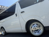 自社認証工場を完備しておりますので、納車前の車検・整備や、アフターメンテナスもばっちりですので、安心して当社にお任せ下さい。また、当社にて車輌ご成約のお客様はオイル交換永久無料のサービス付きです!また