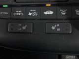 【シートヒーター】シートを温めてくれる暖房機器です!長時間座っていると負担が掛かりやすい背中や腰、または冬場などの寒い日に冷えやすい脚部に快適なぬくもりを伝えます。