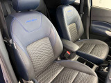 【運転席シート】ゆったりと広々した空間です。ストレスなく運転ができますよ!