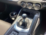 6MT マニュアル車です。お車を操る楽しさ体感してください。