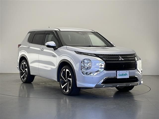 アウトランダー PHEV 2.4 P 4WD 本革シート