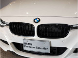 【キドニーグリル】BMWは約90年もの間、ほぼ全ての車両にひと目でBMWだと分かるこの特徴的なフロントグリルが備えられ、デザイン・アイコンとして親しまれてきました。