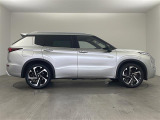 アウトランダー PHEV 2.4 P 4WD 本革シート