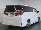 たくさん乗れるのがこの車の魅力!2台で移動しないと・・・なんて時もこの車なら1台で!大活躍です♪
