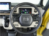 【Honda SENSING】 カメラ等装置で精度の高い検知能力を発揮、安全運転を支援します。ステアリング上のコントローラーに注目!