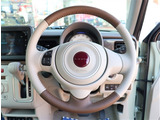 【車屋】として、長く車業界に従事した経験豊富なスタッフが多数在籍しております。