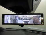 スマートルームミラー付きで後部座席に乗車してても後方がしっかり見れます