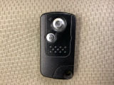スマートキーを装備しています。鍵を差し込むことなくドアロックの開け閉めができます。