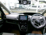セレナ 1.2 e-POWER ハイウェイスター V アーバンクロム 