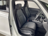 長時間運転しても疲れにくいフロントシート!高さ調整の出来る運転席ハイトアジャスター機能付