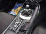 当店ではスポーツグレードや人気車種・上級グレードを主に仕入れ強化しております!中古車でお買い得感あるお車展示中となっておりますのでお客様のご来店、お見積もり依頼お待ちしております。