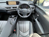 UX 250h Fスポーツ 4WD 本革シート