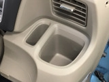 【ドリンクホルダー】ハンドルの右側にはドリンクホルダーが付いています。ちょうど手の届く所にありますので、とっても便利です♪
