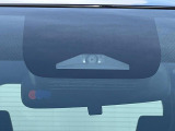 【トヨタセーフティセンス】走行中に前方の車両等を認識し、衝突しそうな時は警報とブレーキで衝突回避と被害軽減をアシスト。より安全にドライブをお楽しみいただけます。