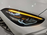 また、BMW正規認定中古車は、エマージェンシーサービスが自動付帯。24時間365日、皆様のカーライフをサポート致します。確かな安心のうえで、「駆けぬける歓び」をご堪能ください。