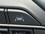 【レーントレーシングアシスト】高速道路走行時、車線からはみ出しそうになるとレーンの中央を走るようにステアリング操作をアシスト。より安全な運転をサポートしてくれます!