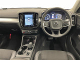 XC40 T4 AWD モメンタム 4WD サンルーフ