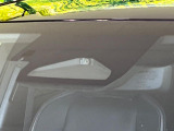 【トヨタセーフティセンス】走行中に前方の車両等を認識し、衝突しそうな時は警報とブレーキで衝突回避と被害軽減をアシスト。より安全にドライブをお楽しみいただけます。