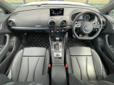 RS3セダン 2.5 4WD 本革シート