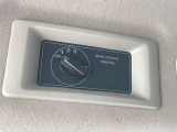 リアクーラー装備です!広い車内ですが快適ですね!